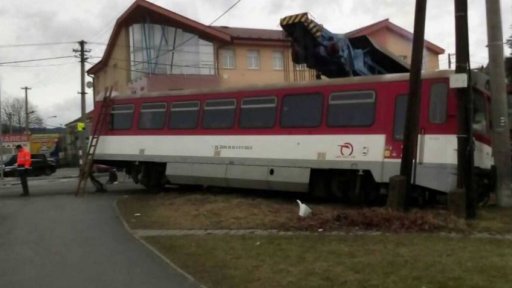 Srážka vlaku s nákladním autem