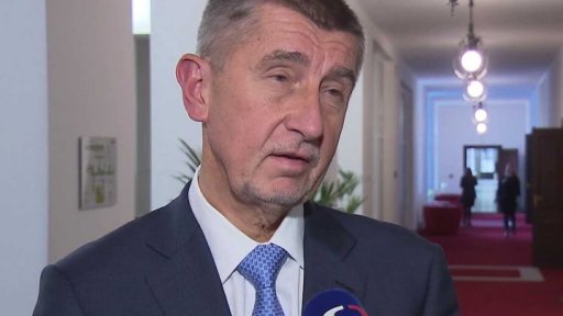 Přetrvávající spor o platby za mobilní data