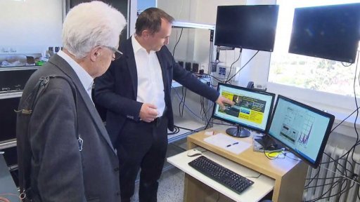 40 let optického vlákna