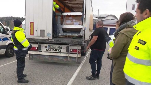 Policejní zátah proti pašerákům drog