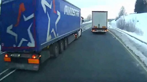 Přibývá nehod kamionů