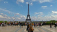 Slavná Eiffelovka slaví sto třicet let