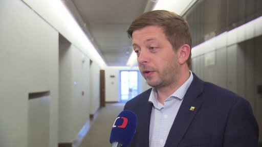 Politici vyzývají lidi, aby šli volit