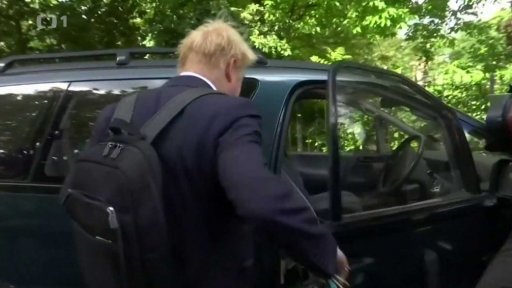 Boris Johnson musí před soud