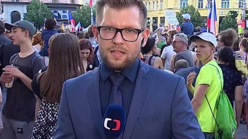 Protesty proti premiérovi a ministryni spravedlnosti