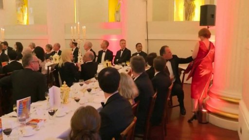 Britský poslanec napadl aktivistku Greenpeace