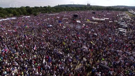 Demonstrace na Letné
