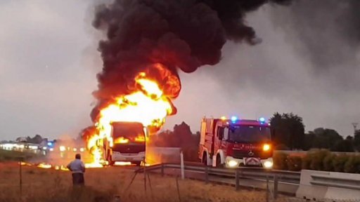 Hořící bus s českými turisty