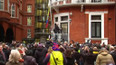 Detaily k působení Assange na ekvádorské ambasádě