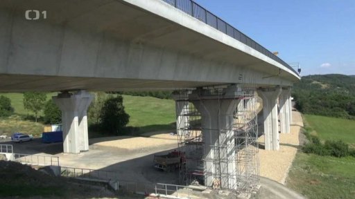 Na D8 začala rekonstrukce Prackovické estakády