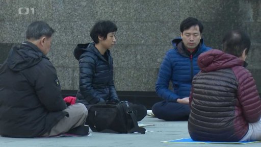 Demonstrace na podporu hnutí Fa-lun-kung