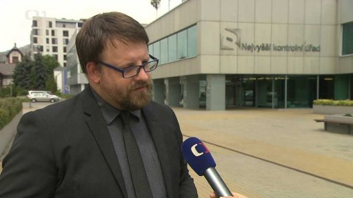 Příprava stavebních stupňů na Labi