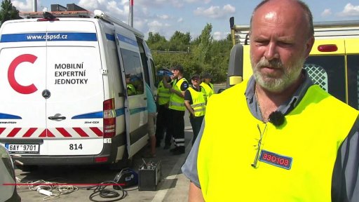 Policie využívá nové zařízení na měření emisí