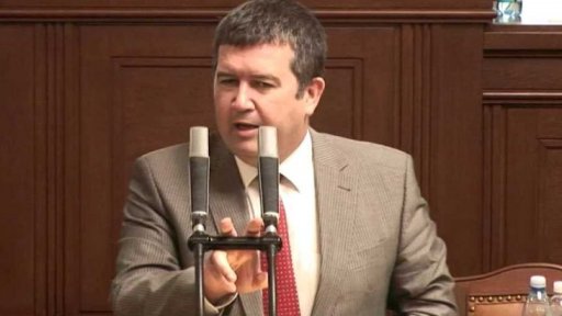 Kritikům vadí hlavně způsob výběru vedoucích státních zástupců