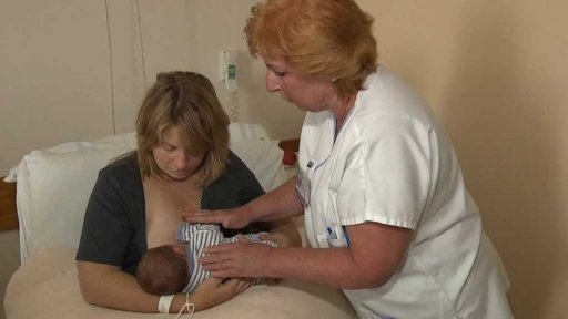 Stát zvýší podporu kojení