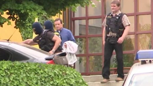 Policie dál pátrá po penězích, které mohl Rath ukrýt