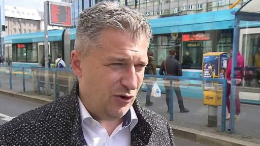 V ostravské MHD napadla skupina mladých lidí muže