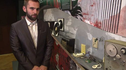 Technika v diktaturách