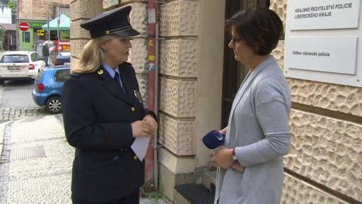 Muž pod vlivem alkoholu spal na kolejích