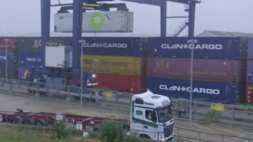 Totožnost 39 mrtvých v kamionu