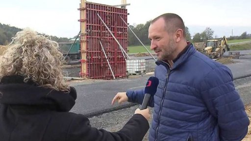 Lávka přes Rudnou ulici v Ostravě