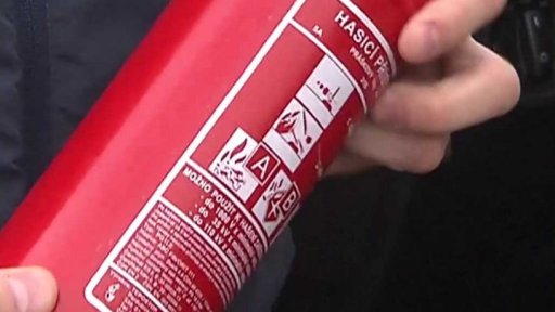 Hasicí přístroj do každého auta