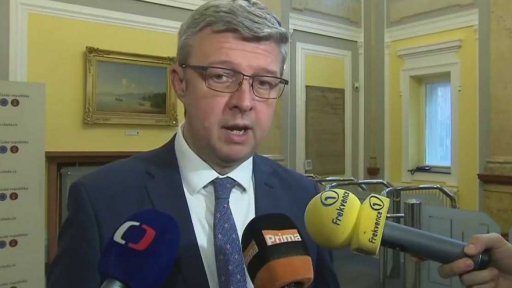 Spory o prodej kovů ze státních rezerv