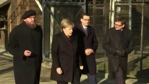 Merkelová promluvila v Osvětimi