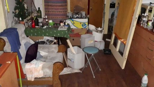 Byt s mrtvolou a chemikáliemi