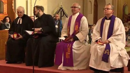 Skauti přivezli betlémské světlo do Brna