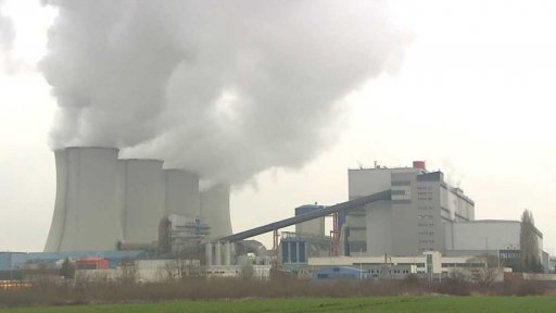 Velkokapacitní baterie a regulace provozu sítě