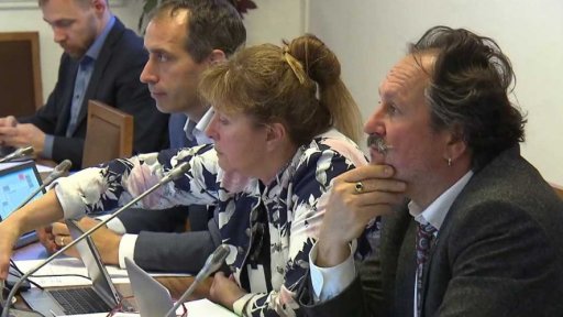 Spor o obsazování rad menších pojišťoven