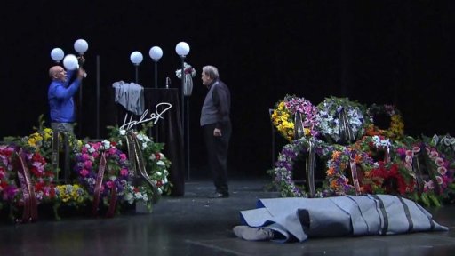 Pietní akty na jevišti