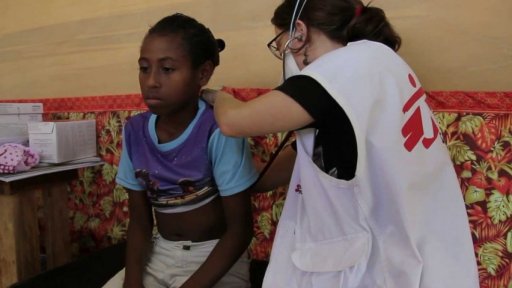 Syn buvola o misích s Lékaři bez hranic