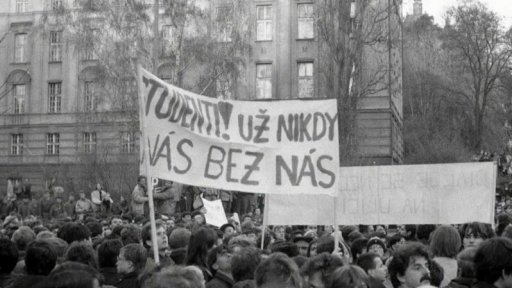 Kniha o tom, jak probíhal 17. Listopad 1989