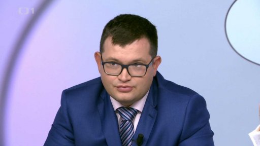 Jan Chvojka /ČSSD/, předseda poslaneckého klubu; Pavel Kováčik /KSČM/, předseda poslaneckého klubu; Jan Bartošek /KDU-ČSL/, předseda poslaneckého klubu, místopředseda strany