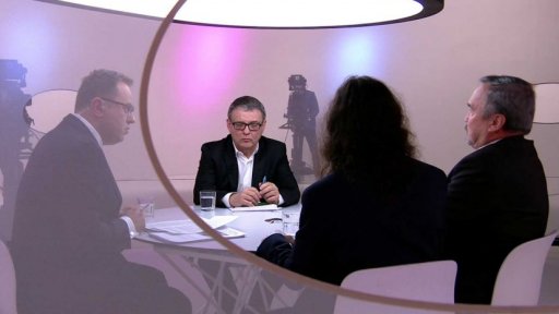 Lubomír Zaorálek /ČSSD/, předseda zahraničního výboru PS PČR; Mikuláš Ferjenčík /Piráti/, místopředseda rozpočtového výboru PS PČR; Jiří Kobza /SPD/, místopředseda zahraničního výboru PS PČR