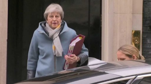 EU zvažuje odklad brexitu + rozhovor s T. Prouzou