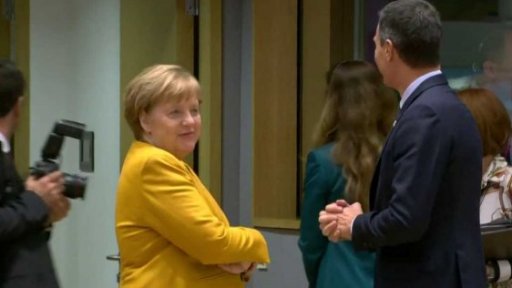 Mayová požádá o další odklad brexitu + rozhovor s P. Kratochvílem