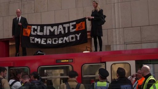 Sílící protesty proti změnám klimatu