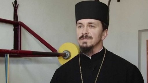 Ukrajinský duchovní šampionem ve vzpírání