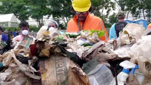 Válka o odpad + rozhovor s P. Havelkou