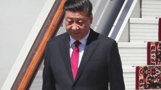 Si Ťin-pching pod tlakem