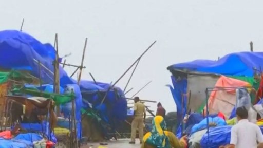 Cyklon Vayu ohrožuje stovky tisíc lidí