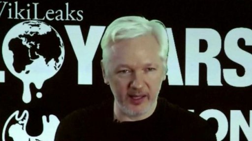 Assange ve spojení s Ruskem