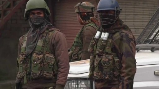 Indie ruší autonomii Kašmíru + rozhovor se Z. Štiplem