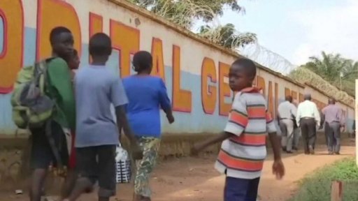 Obavy Konžanů z nové vakcíny proti ebole + rozhovor se S. Havlíčkem