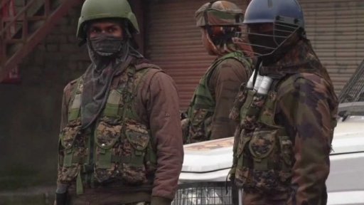 Indie ruší autonomii Kašmíru + rozhovor se Z. Štiplem