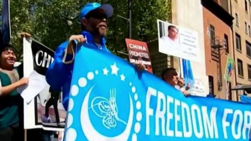 Čínské převýchovné tábory pro Ujgury: rozhovor s O. Klimešem