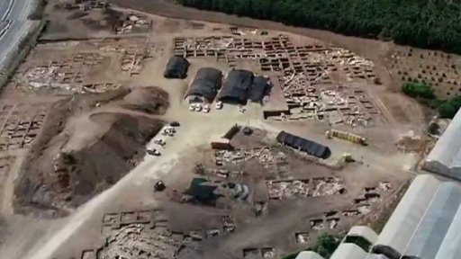 "New York" doby bronzové